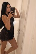 Kitty Paris escort