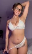 Melissa Lauren Pula escort