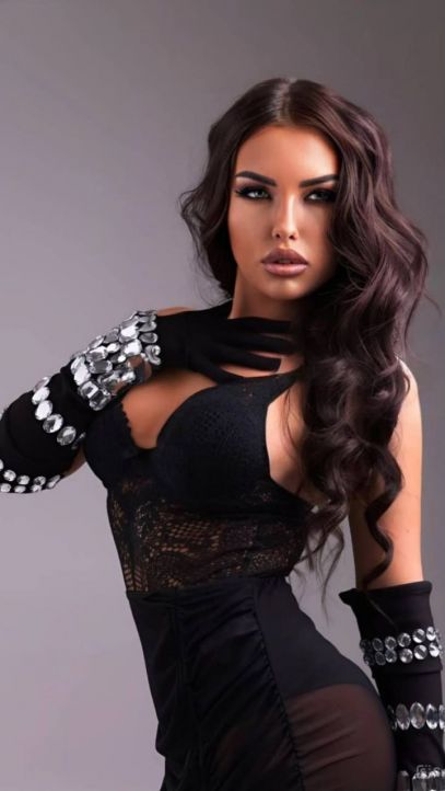 Gloria Dubai escort