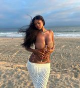 Nyla Dubai escort