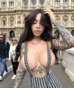 Alexa Paris escort