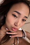 Yuna Dubai escort