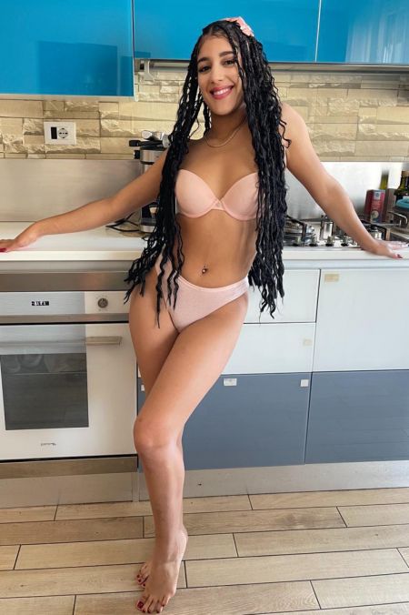 Ambar Milan escort