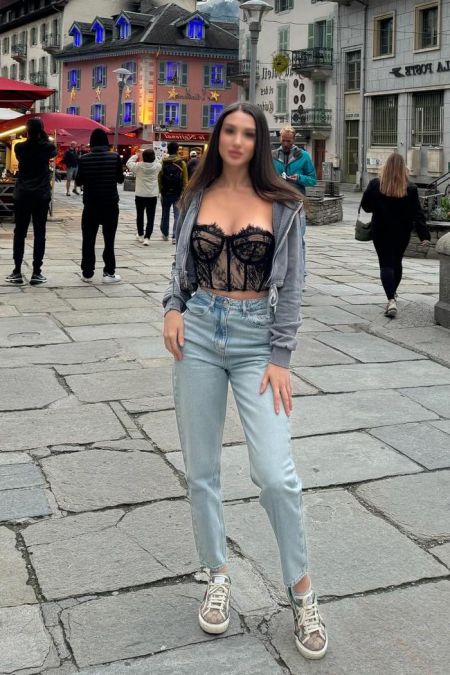 Vladlena Dubai escort