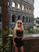 Julie Roma escort