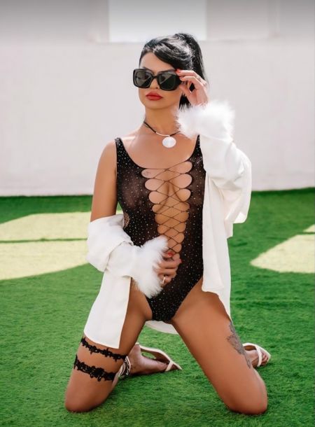 Gloria Dubai escort