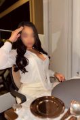 Violet Paris escort