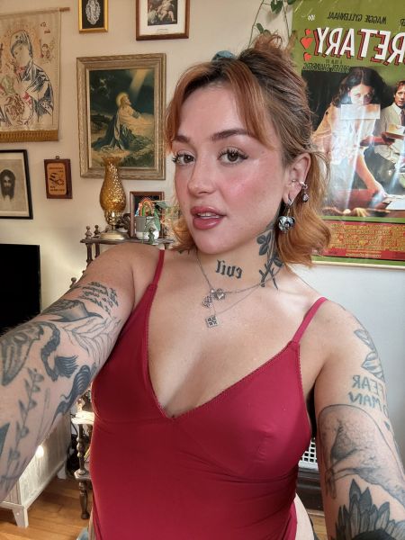Holy Crete escort