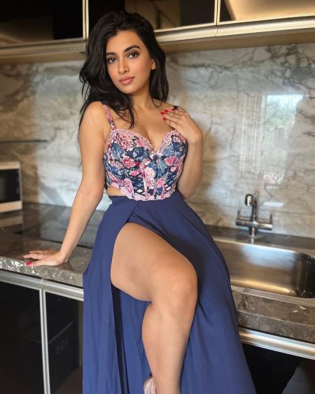 VIP Priya Indian Model Malaysia escort