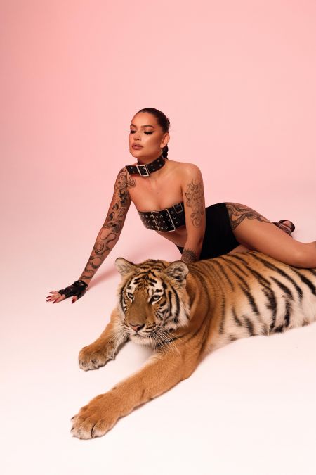 MARY Orchard road escort